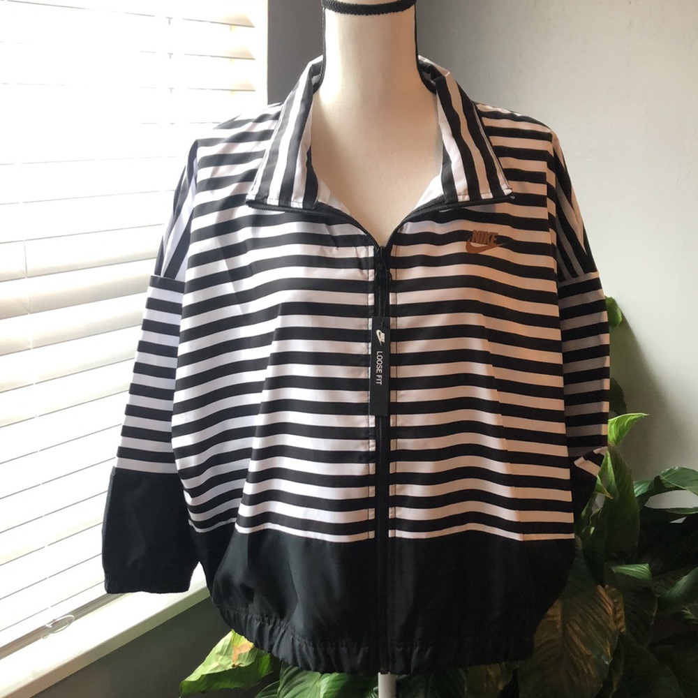Nike Cropped Windbreaker